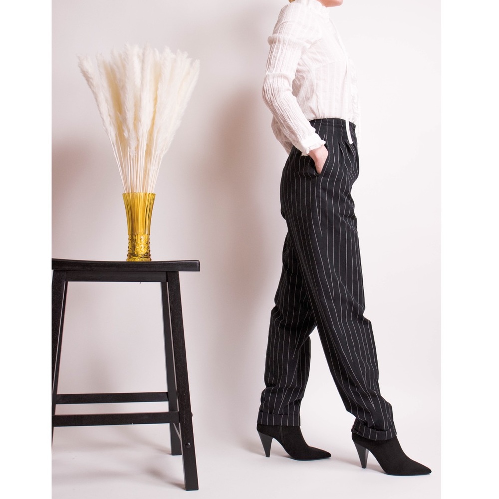 ❌SOLD❌Vintage black pinstripe high waist trousers - Picture 4 of 7